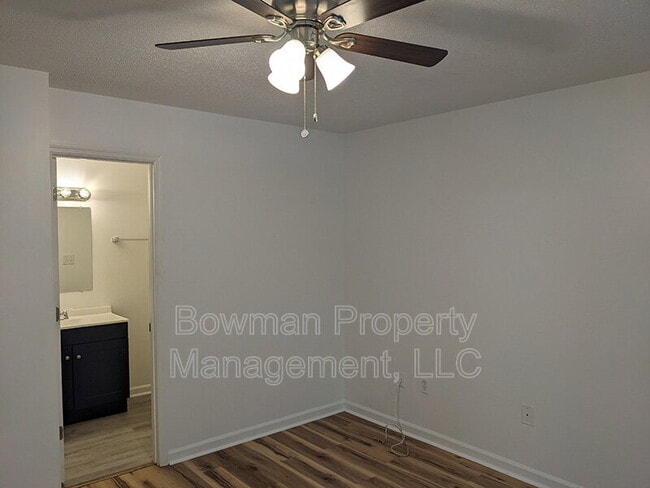 Building Photo - 255 Midway Rd