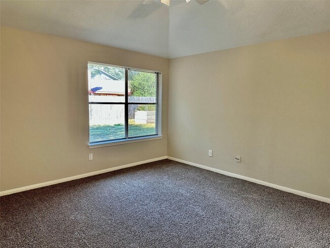 Building Photo - 7114 River Ml Dr