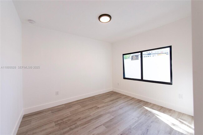 Building Photo - 764 NW 36th Ave