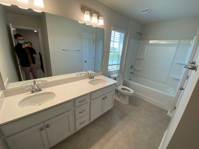 Building Photo - 11122 Westbranch Pkwy