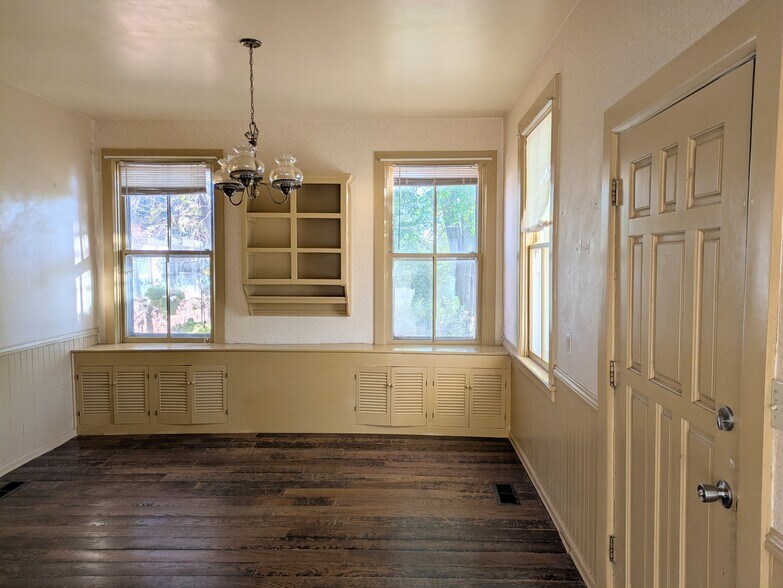 Building Photo - 169 S 200 W