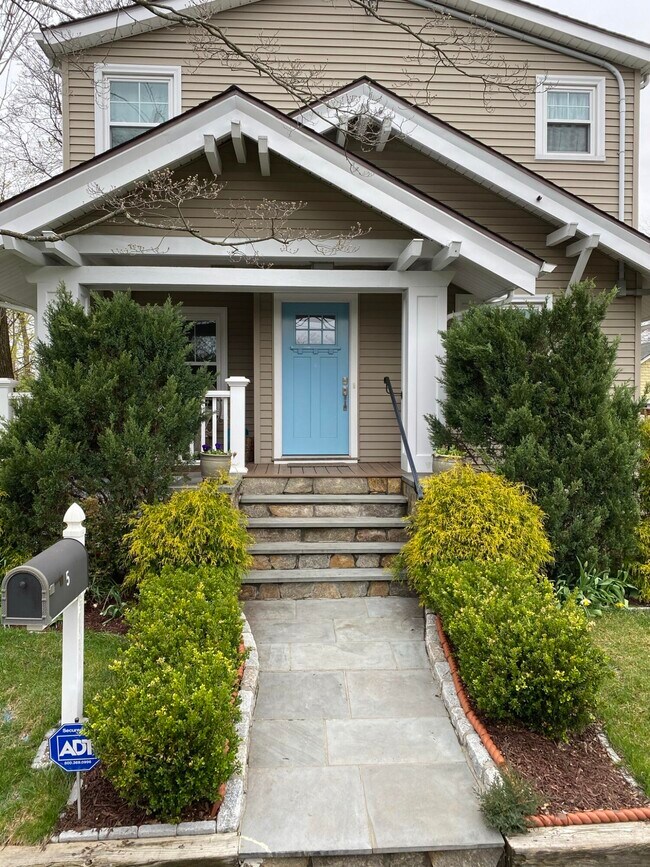Building Photo - 5 Oakland Terrace