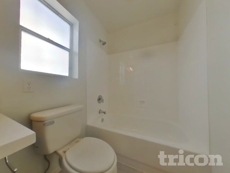 Building Photo - 1368 S 228th Dr