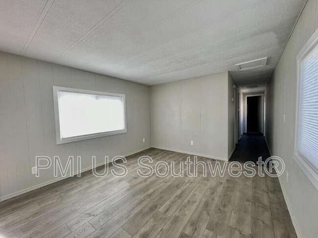 Building Photo - 437 Riverfront Dr