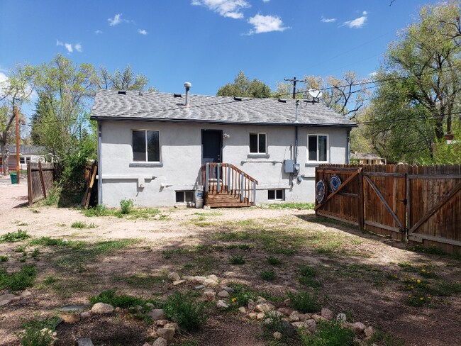 Building Photo - 2105 E Willamette Ave