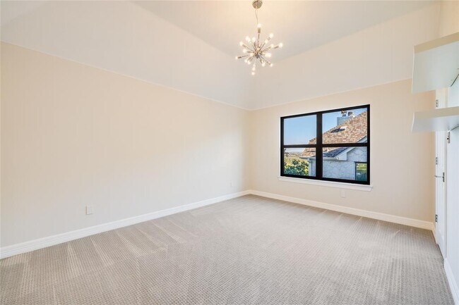 Building Photo - 12120 Carlsbad Dr