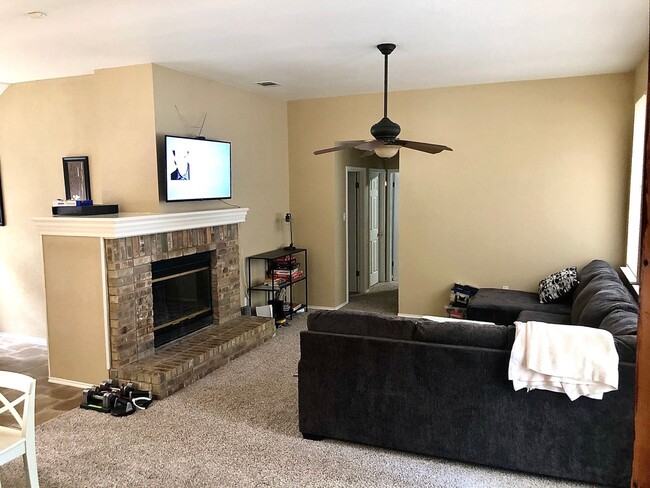 Building Photo - Beautiful 4 bed home in Round Rock