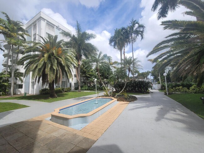 Building Photo - 488 NW 165th St