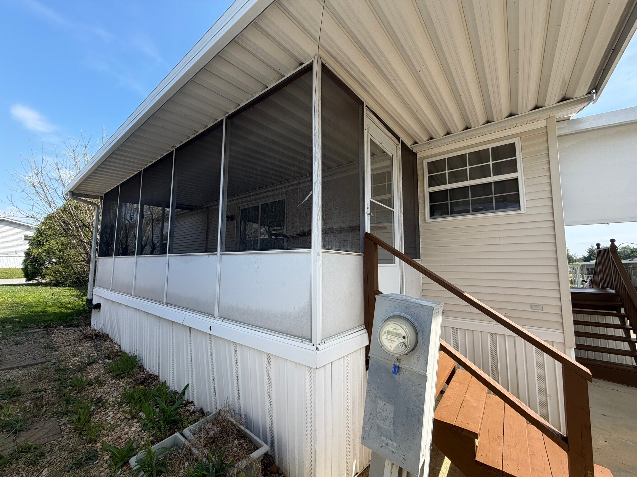 Building Photo - 201 Black Pine Blvd