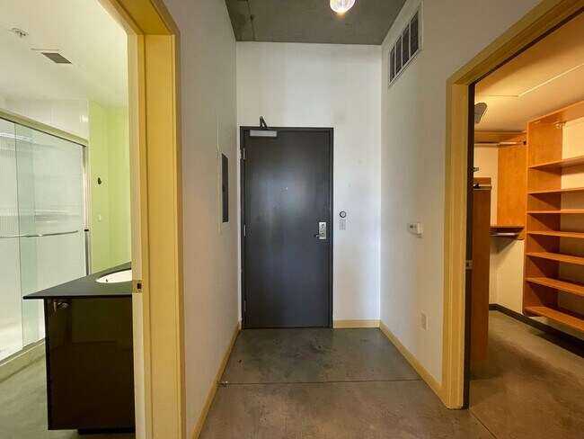 Building Photo - Industrial Highrise Available in the Stree...