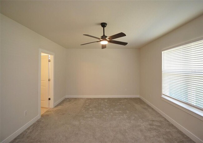 Building Photo - 30399 Marquette Ave