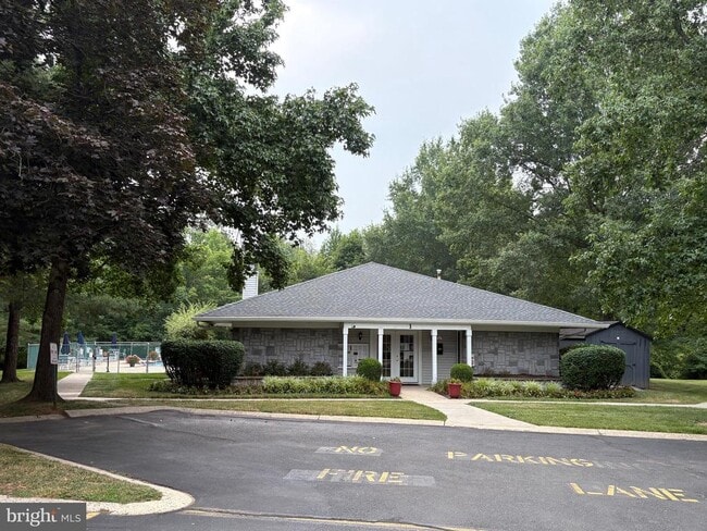 Building Photo - 23 Magnolia Ct