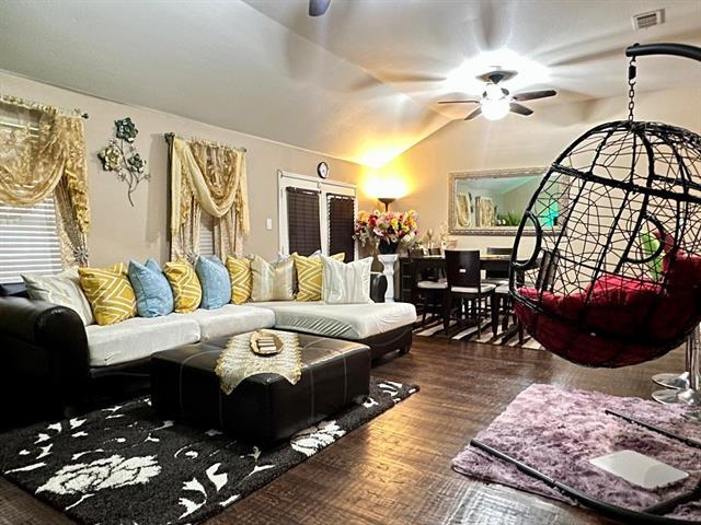 Building Photo - 4650 Stonewall Cove