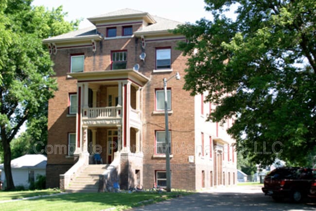 Building Photo - 517 E 4th St