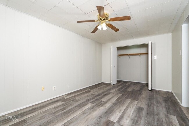 Building Photo - 1725 Ave D