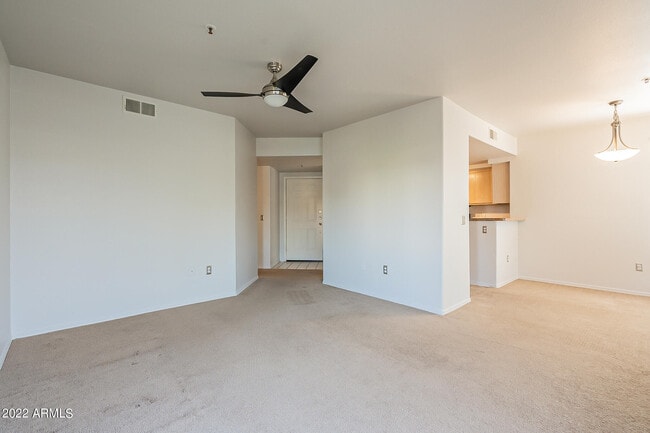 Building Photo - 4925 E Desert Cove Ave