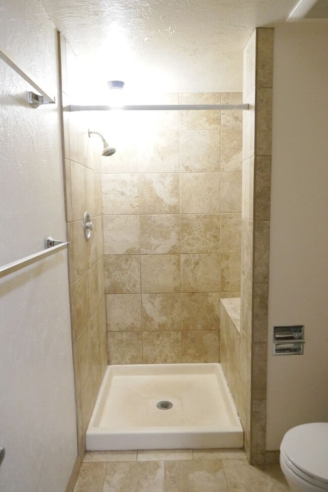 Building Photo - 3926 Grand Ave