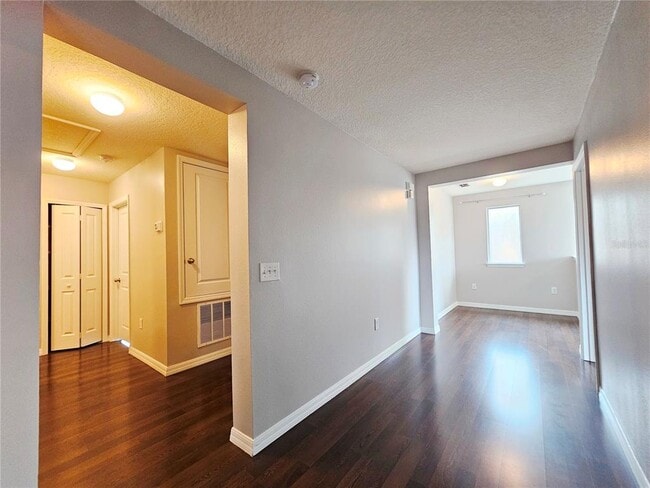 Building Photo - 11867 Verrazano Dr