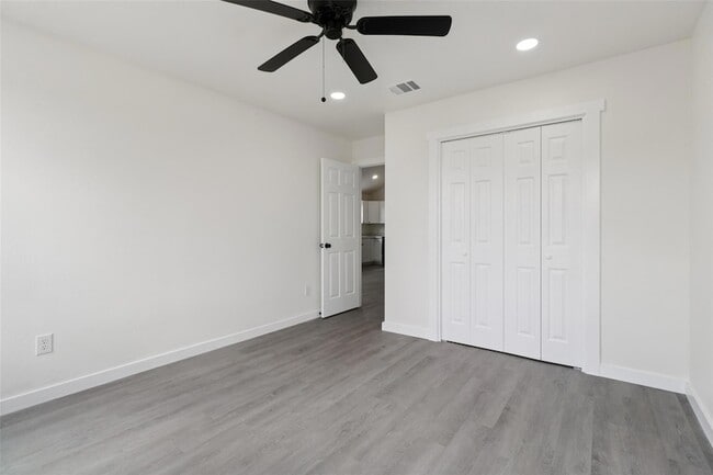 Building Photo - 1087 Schubert Ln