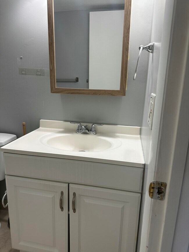 Building Photo - 2733 NE 1st Terrace