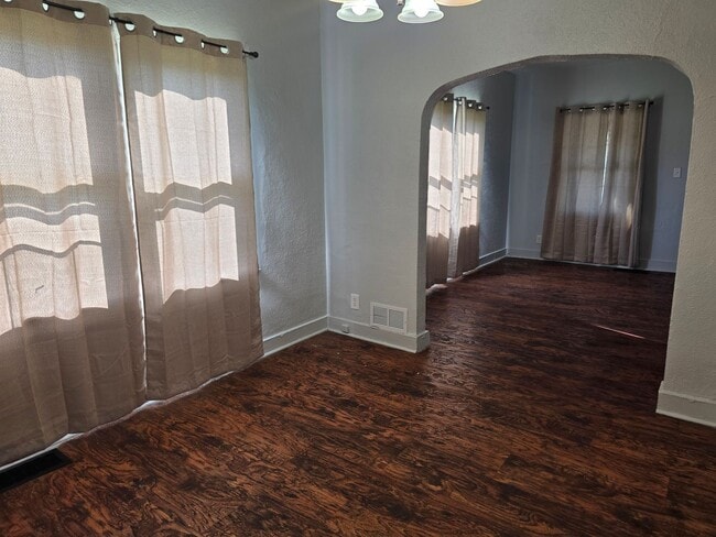 Building Photo - 3-Bedroom, 1-Bathroom Home with Basement – $1,215/Month - Accepting Section 8