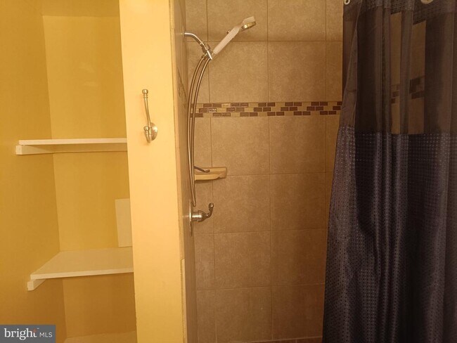 Building Photo - 5159 Race Pointe Pl