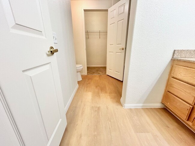 Building Photo - BEAUTIFUL 1 BEDROOM, 1 BATHROOM CONDO LOCA...