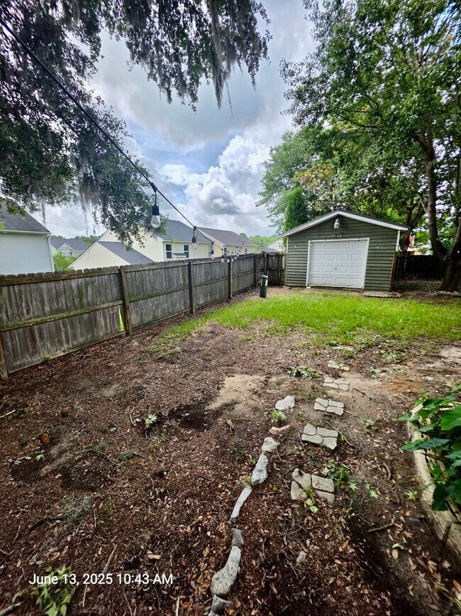 Building Photo - Charming 3 bedroom on a huge lot - Boulder...