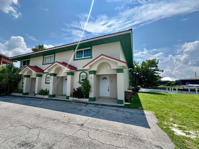 Building Photo - 1350 Mediterranean Dr