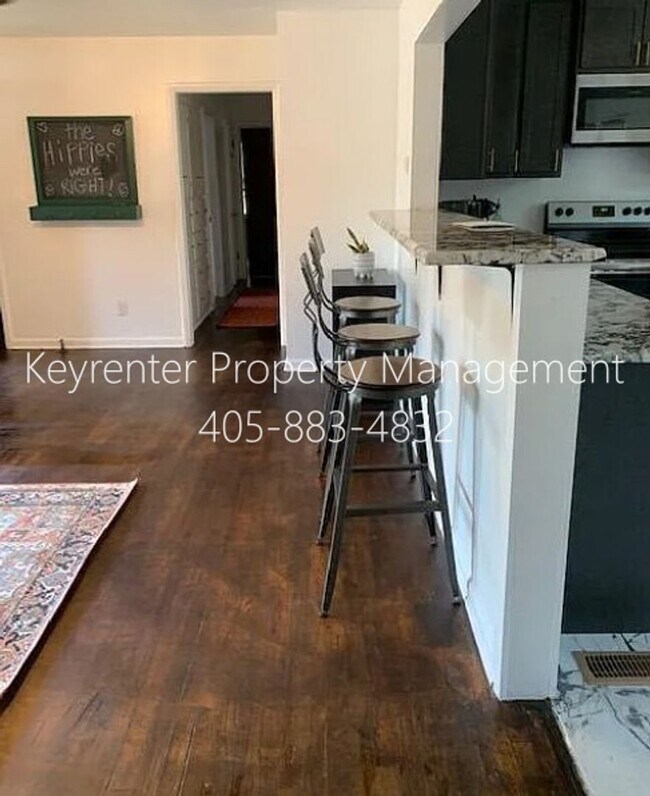 Building Photo - Completely Renovated 3 Bedroom close to OU Campus!! LAWNCARE INCLUDED!!
