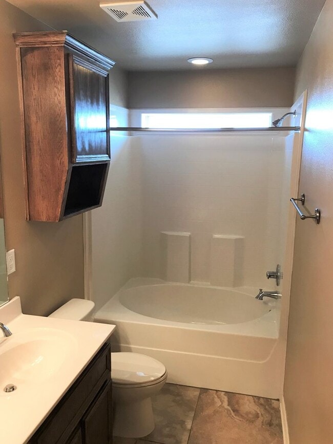 Building Photo - 2 Bedroom / 2 Bath Duplex off Clear Creek – Killeen, TX