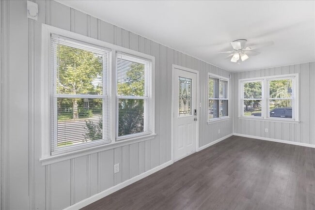 Building Photo - 545 Nassau Ave