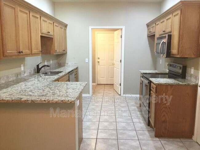 Building Photo - 408 N Willowood Dr