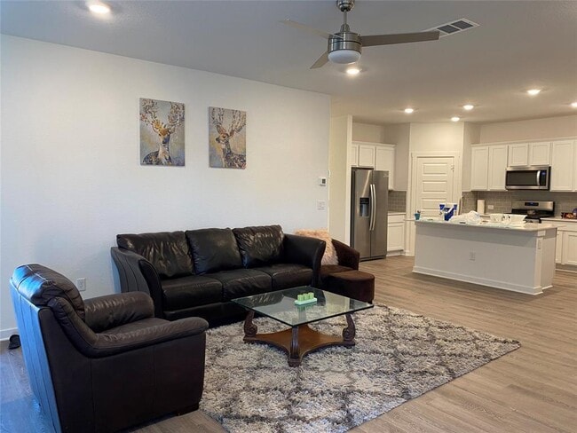 Building Photo - 117 Cupreata Ln