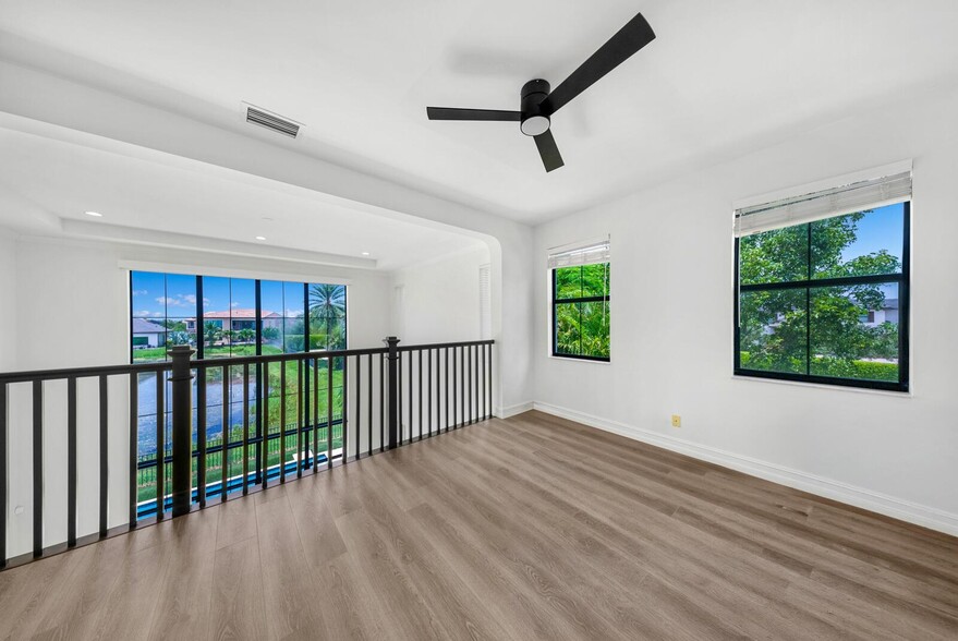 Building Photo - 9065 Watercrest Cir E