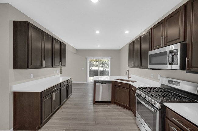 Building Photo - 1115 Goldfinch Ave