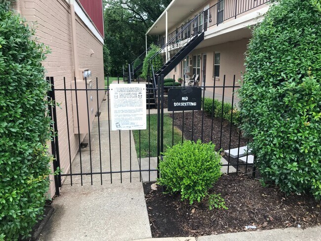 Building Photo - Patio Style Condo Home - Rent Ready