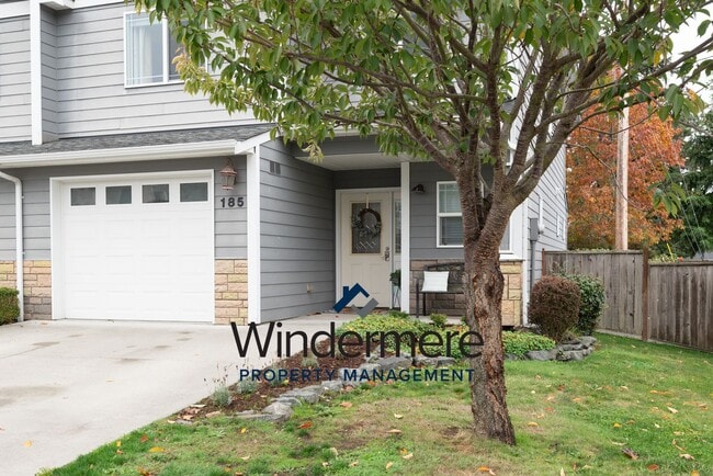 Building Photo - 3 Bed 2.5 Bath Townhome