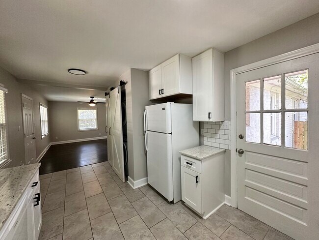 Building Photo - 3011 Amity Garden Ct