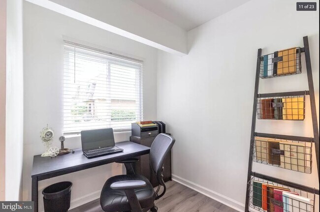 Office (you know, for working from home!) - 1607 Meadowview Ln