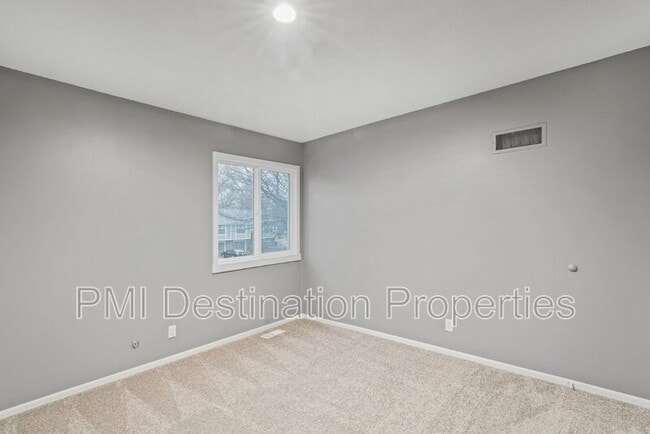 Building Photo - 16306 W 141st Terrace