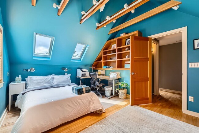 Building Photo - Charming Seattle Home in Seattle's Wedgwood Neighborhood - Furnished