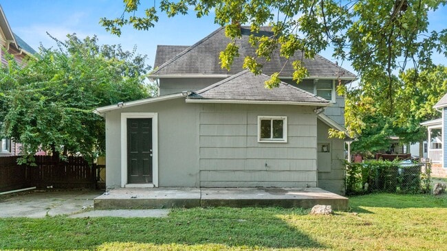 Building Photo - COMING SOON! 3 Bedroom House