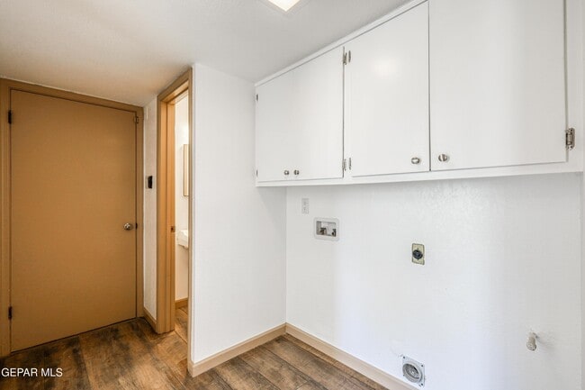 Building Photo - 4945 Vista Grande Cir