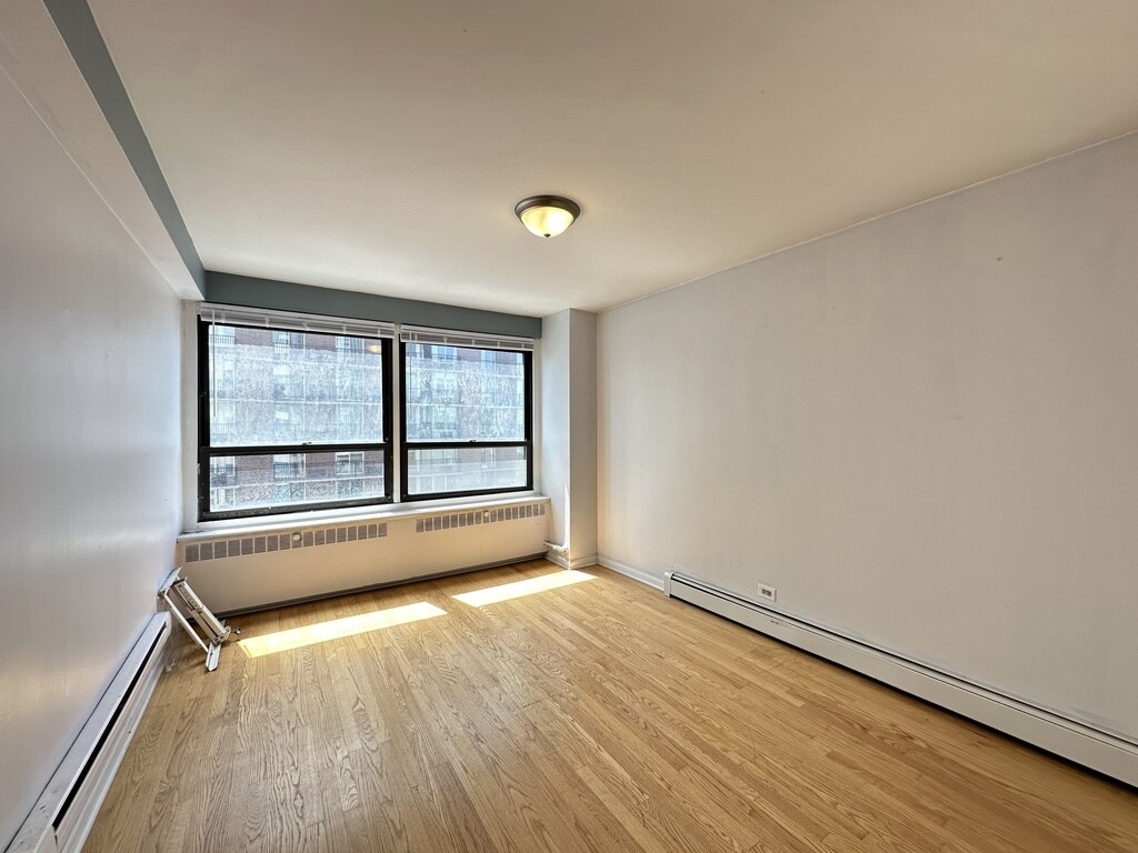 Building Photo - 4180 N Marine Dr