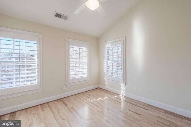 Building Photo - 2303 Sawtooth Oak Ct