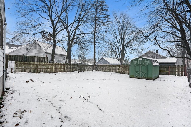 Building Photo - 2021 Academy St