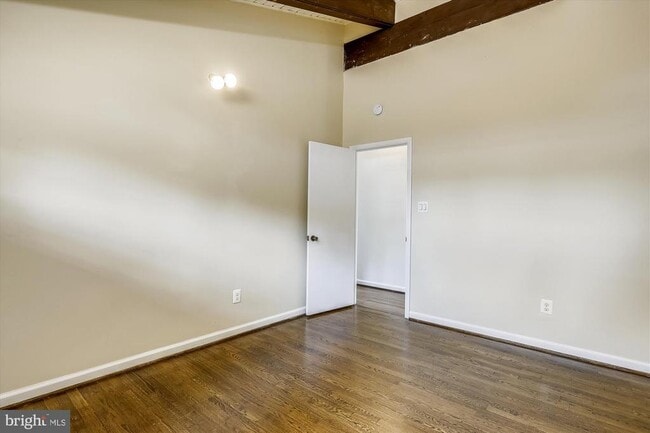 Building Photo - 5511 Huntington Pkwy