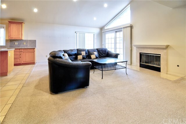 Building Photo - 429 W Woodruff Ave