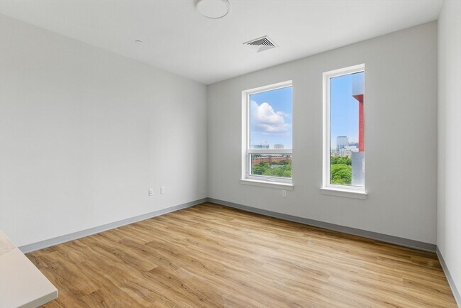 Building Photo - 1170 Tremont St